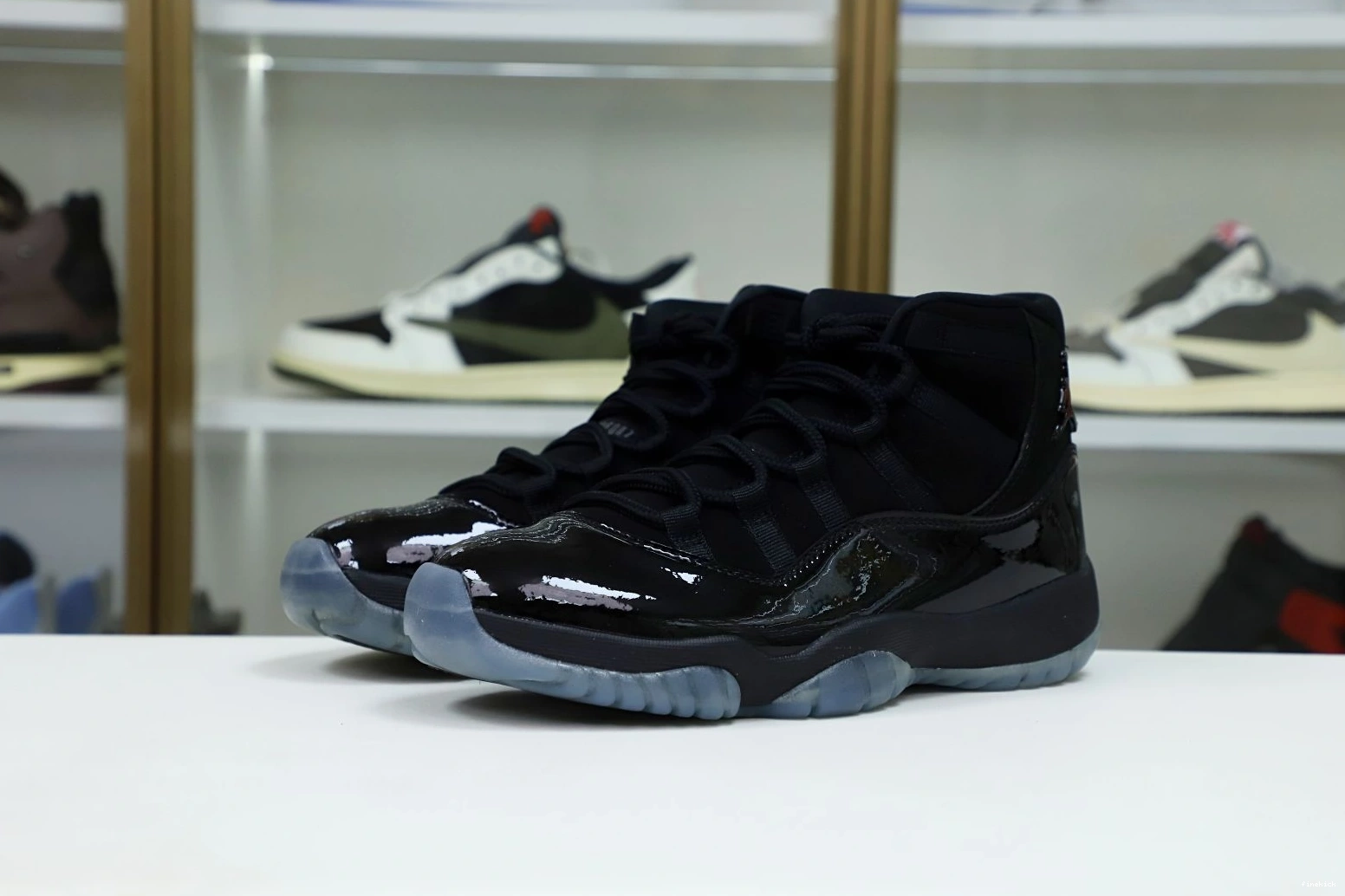 AND 'CAP RETRO 11 GOWN' AIR JORDAN 1116